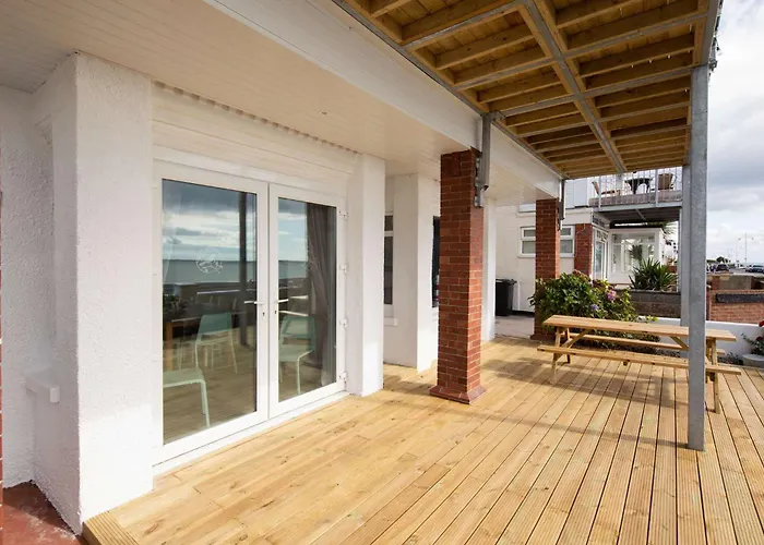 Absolute Beachfront With Decked Garden Oasis And Views